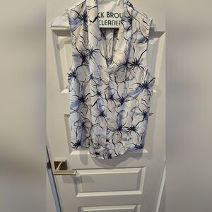 41 Hawthorn Floral Sleeveless Blouse - White and Navy